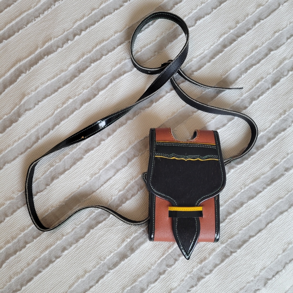 CARRIELARTE leather aguardiente pouch